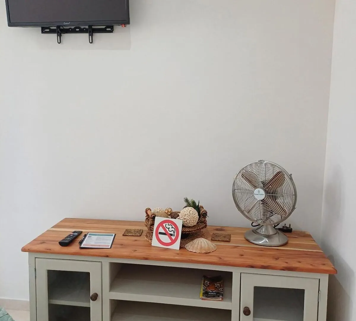Appartement Stylish Studio In Tableview Stay With Pool Access Le Cap