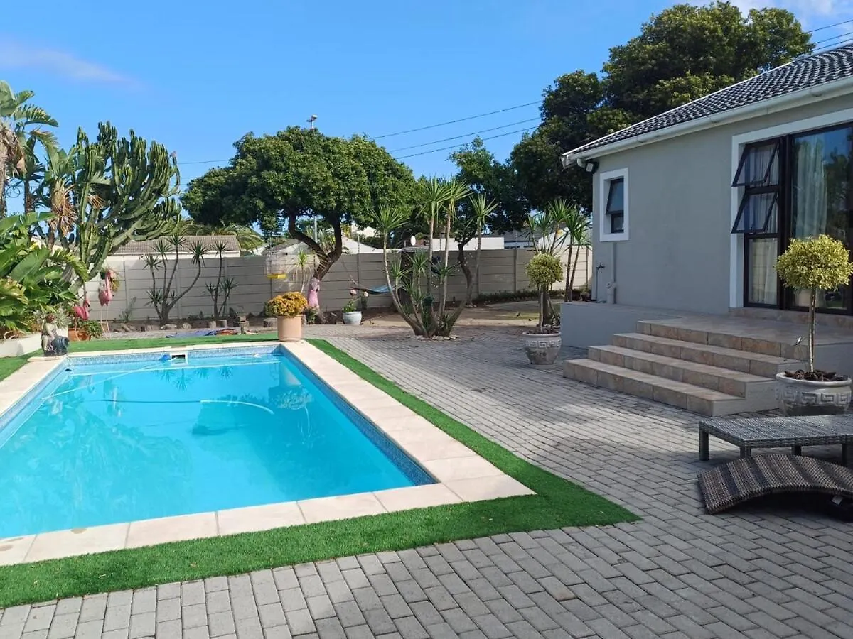 Stylish Studio In Tableview Stay With Pool Access Le Cap Appartement