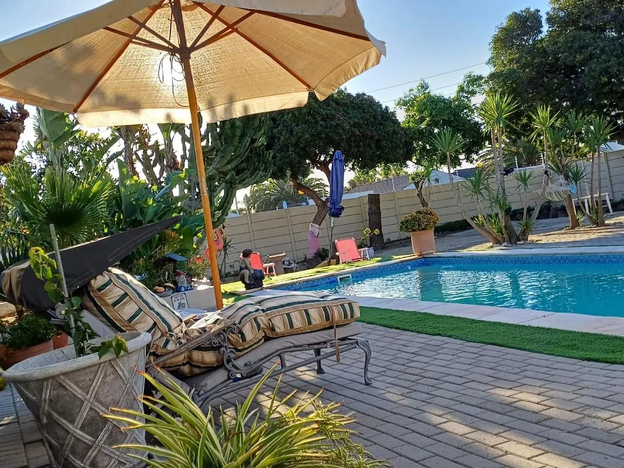 Stylish Studio In Tableview Stay With Pool Access Le Cap Appartement